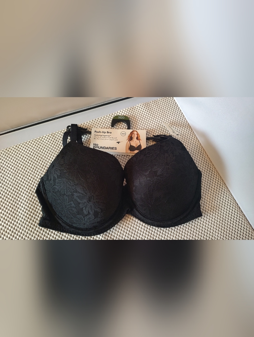 No Boundaries Women's Size 36DD All Over Lace Push Up Bra Black NWT